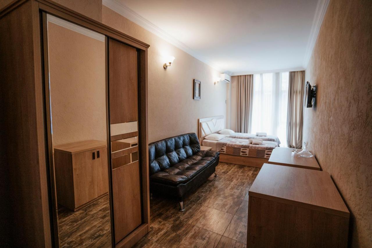 Hotel General Batumi Kültér fotó