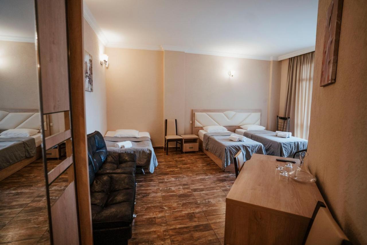 Hotel General Batumi Kültér fotó