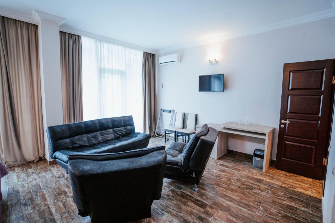 Hotel General Batumi Kültér fotó
