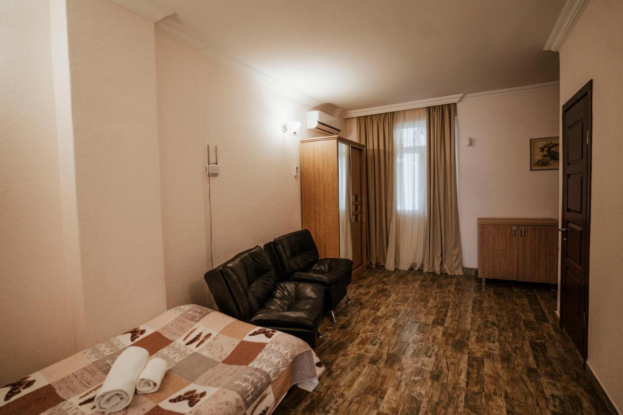 Hotel General Batumi Kültér fotó
