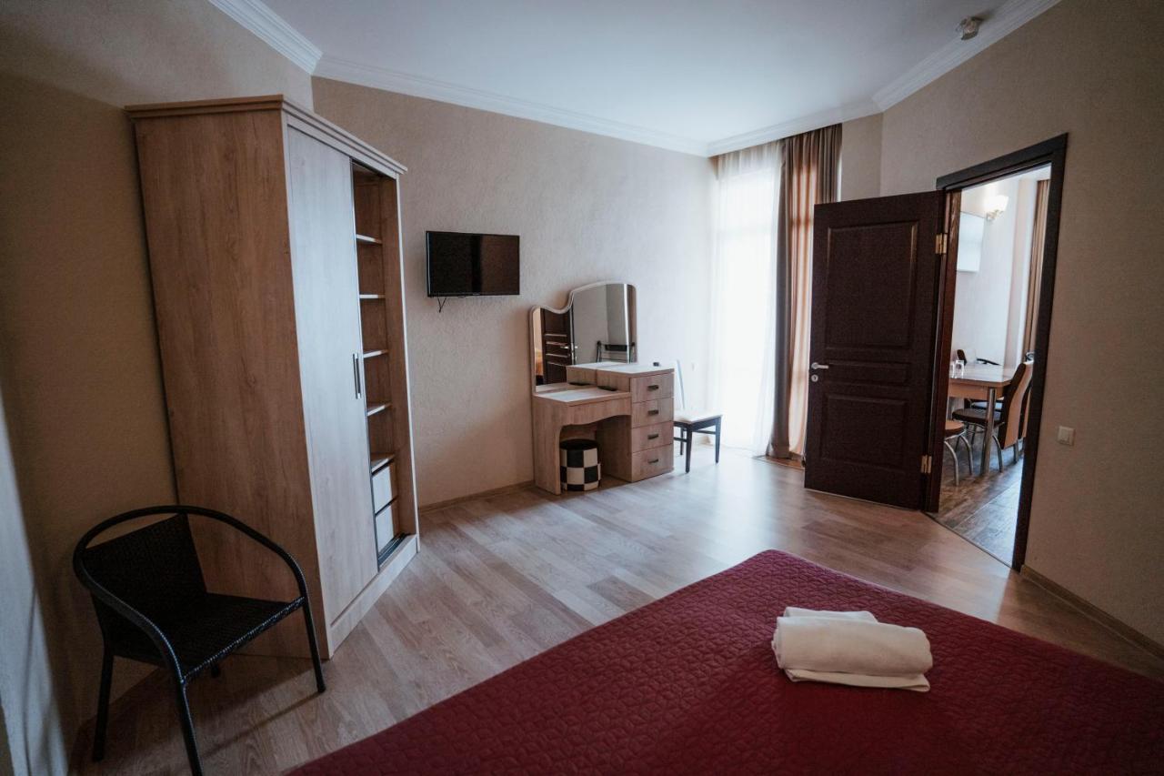 Hotel General Batumi Kültér fotó
