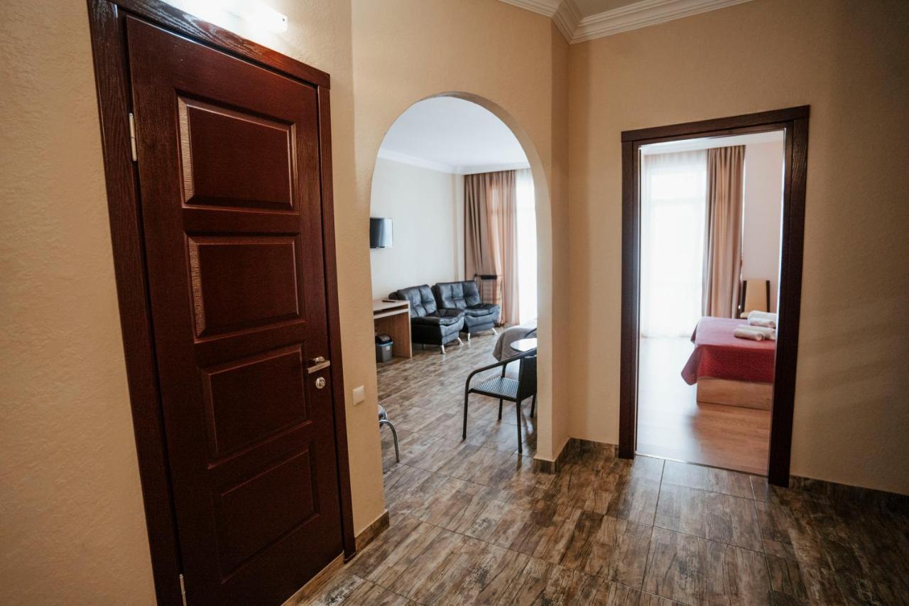 Hotel General Batumi Kültér fotó
